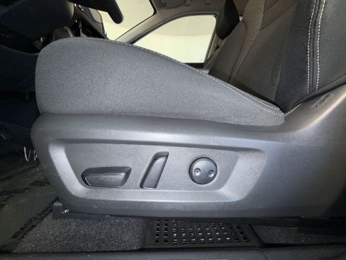 Used 2023 Nissan Rogue SV FWD image 14