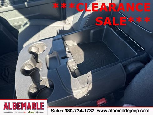 Used 2024 RAM 2500 Tradesman w/ Chrome Appearance Group image 27