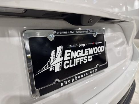 Used 2023 Jeep Grand Cherokee Altitude image 16