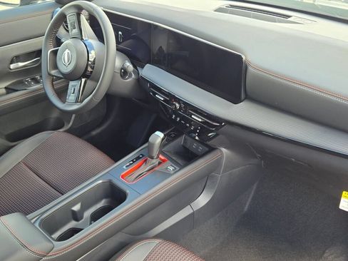 Used 2026 Nissan Kicks SR AWD/4WD image 6