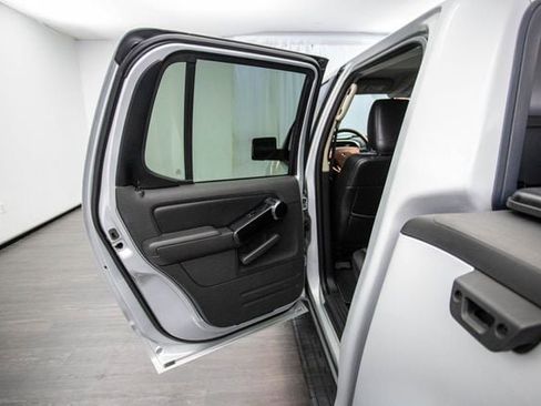 Used 2009 Ford Explorer Sport Trac Adrenalin image 22