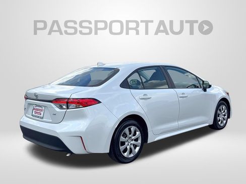 Used 2025 Toyota Corolla LE FWD image 8