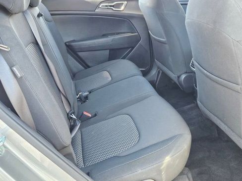 Used 2024 Kia Sportage LX image 30