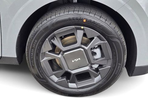 New 2026 Kia Carnival EX image 6