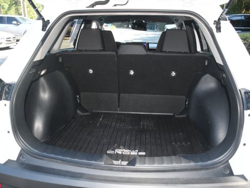 Used 2025 Toyota Corolla LE FWD image 16