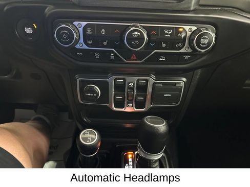 Used 2020 Jeep Gladiator Sport w/ Quick Order Package 24S AWD/4WD image 43