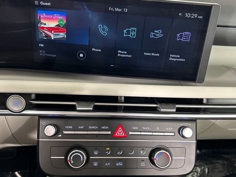 Certified 2025 Hyundai Tucson SE image 14