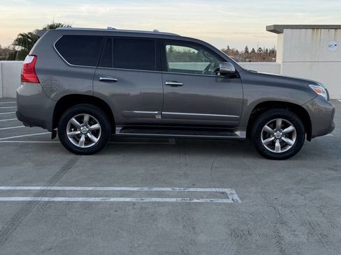 Used 2013 Lexus GX 460 Premium image 6