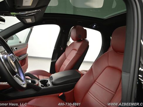 Used 2021 Porsche Cayenne S AWD/4WD image 18