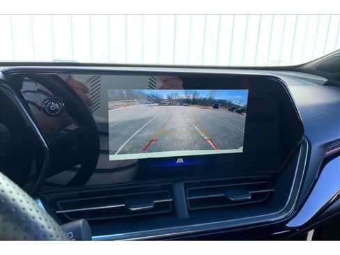 Used 2024 Chevrolet Trax RS w/ Driver Confidence Package image 20