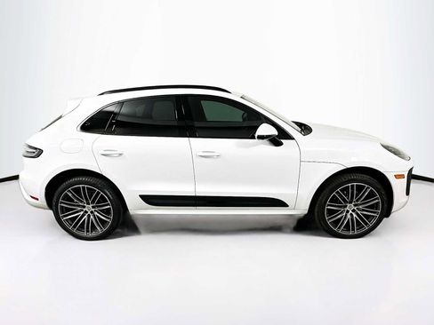 Certified 2025 Porsche Macan image 8