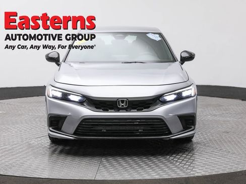 Used 2022 Honda Civic Sport image 2