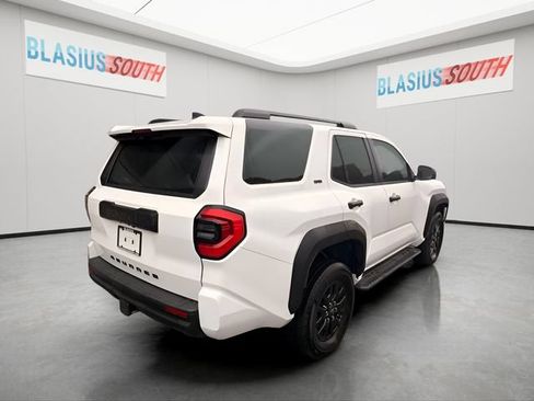 Used 2025 Toyota 4Runner SR5 AWD/4WD image 3