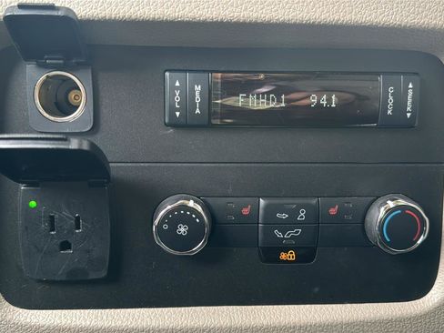 Used 2017 Lincoln Navigator Select RWD image 30