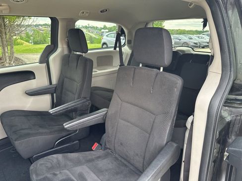 Used 2019 Dodge Grand Caravan SE FWD image 10