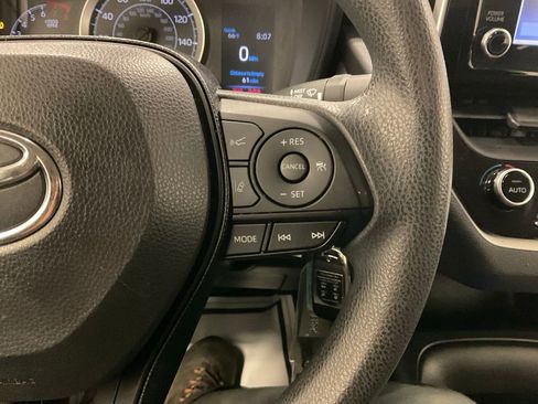 Used 2020 Toyota Corolla LE image 18