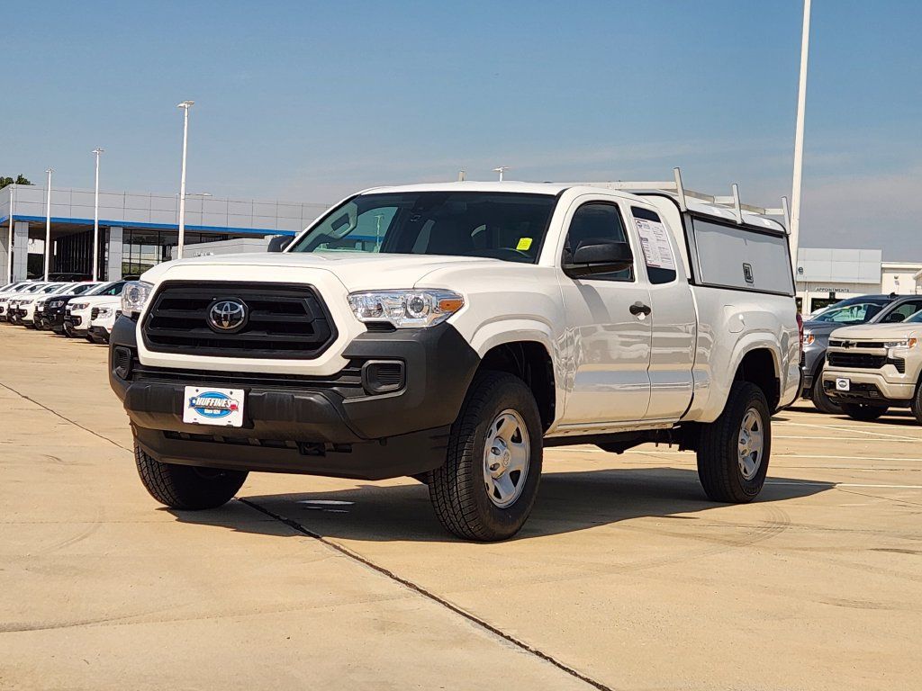 Used 2022 Toyota Tacoma SR RWD image 3