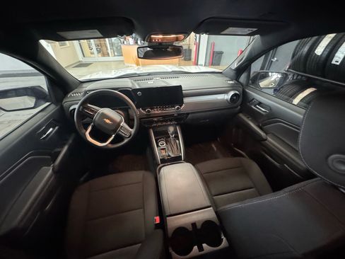 Used 2024 Chevrolet Colorado LT w/ LT Convenience Package II image 13