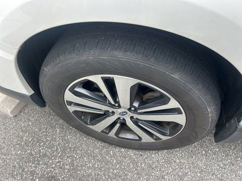 Used 2019 Subaru Outback 2.5i Limited AWD/4WD image 15