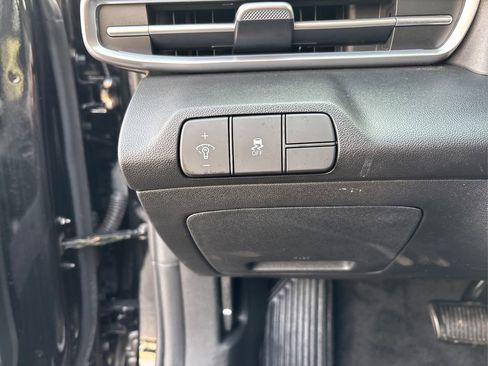 Used 2024 Hyundai Elantra SEL image 34