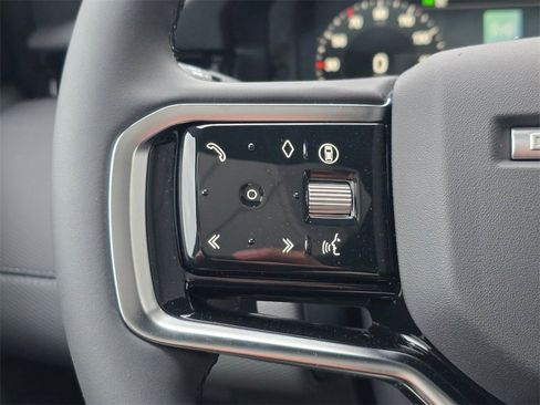 New 2025 Land Rover Discovery Sport Dynamic SE image 19
