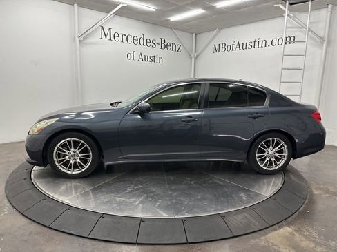 Used 2011 INFINITI G37 Journey w/ Premium Pkg image 4