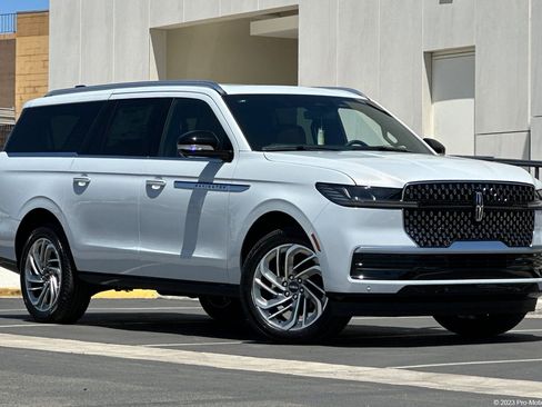 New 2026 Lincoln Navigator L Reserve AWD/4WD image 1