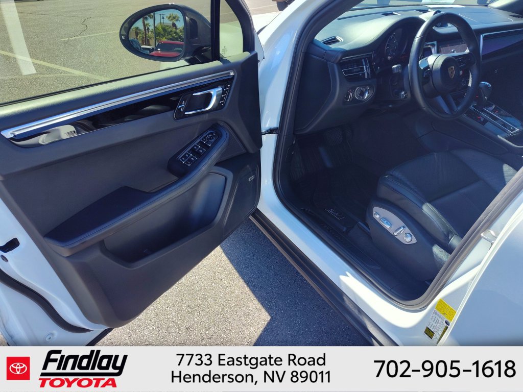Used 2023 Porsche Macan Turbo AWD/4WD image 7