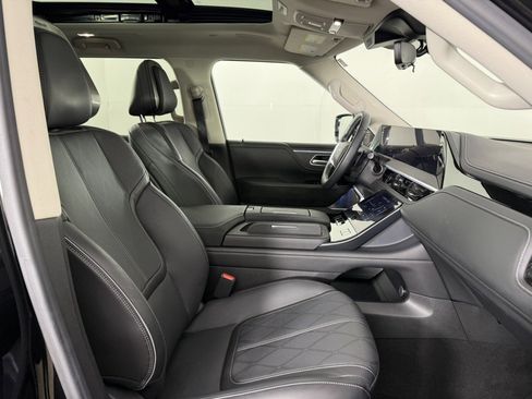 Used 2025 INFINITI QX80 Sensory AWD/4WD image 10