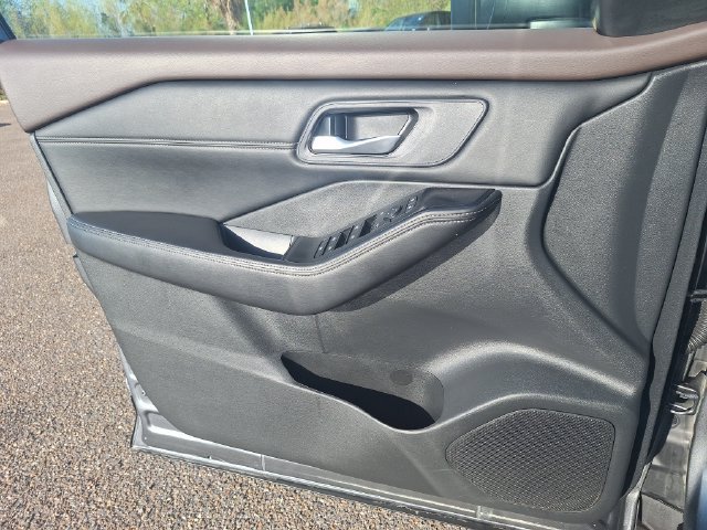 Certified 2023 Nissan Rogue SV w/ SV Premium B Package FWD image 11