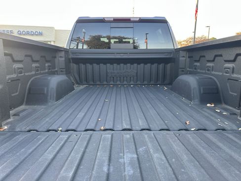 Used 2021 Chevrolet Silverado 1500 High Country image 32