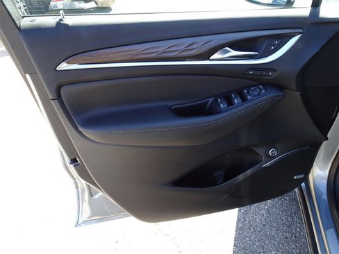 Used 2023 Buick Enclave Avenir image 11