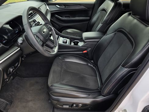 Used 2023 Jeep Grand Cherokee L Laredo AWD/4WD image 23