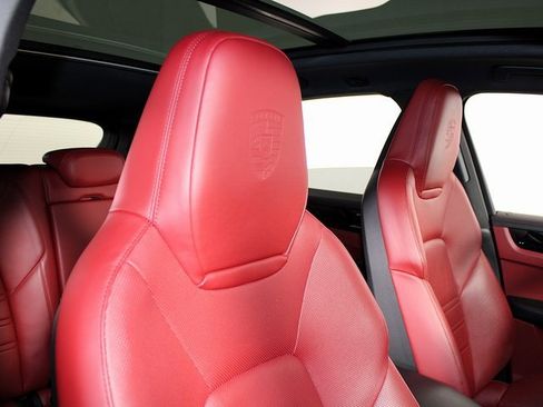 Used 2020 Porsche Cayenne image 29