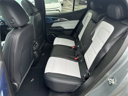 New 2026 Chevrolet Equinox EV LT image 18