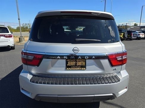 Used 2021 Nissan Armada SL w/ Captain's Chairs Package image 5