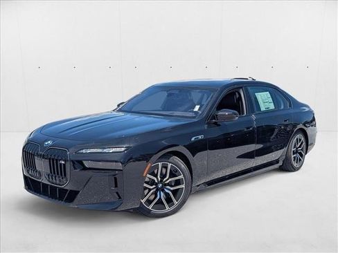 New 2025 BMW i7 M70 w/ Executive Package image 1