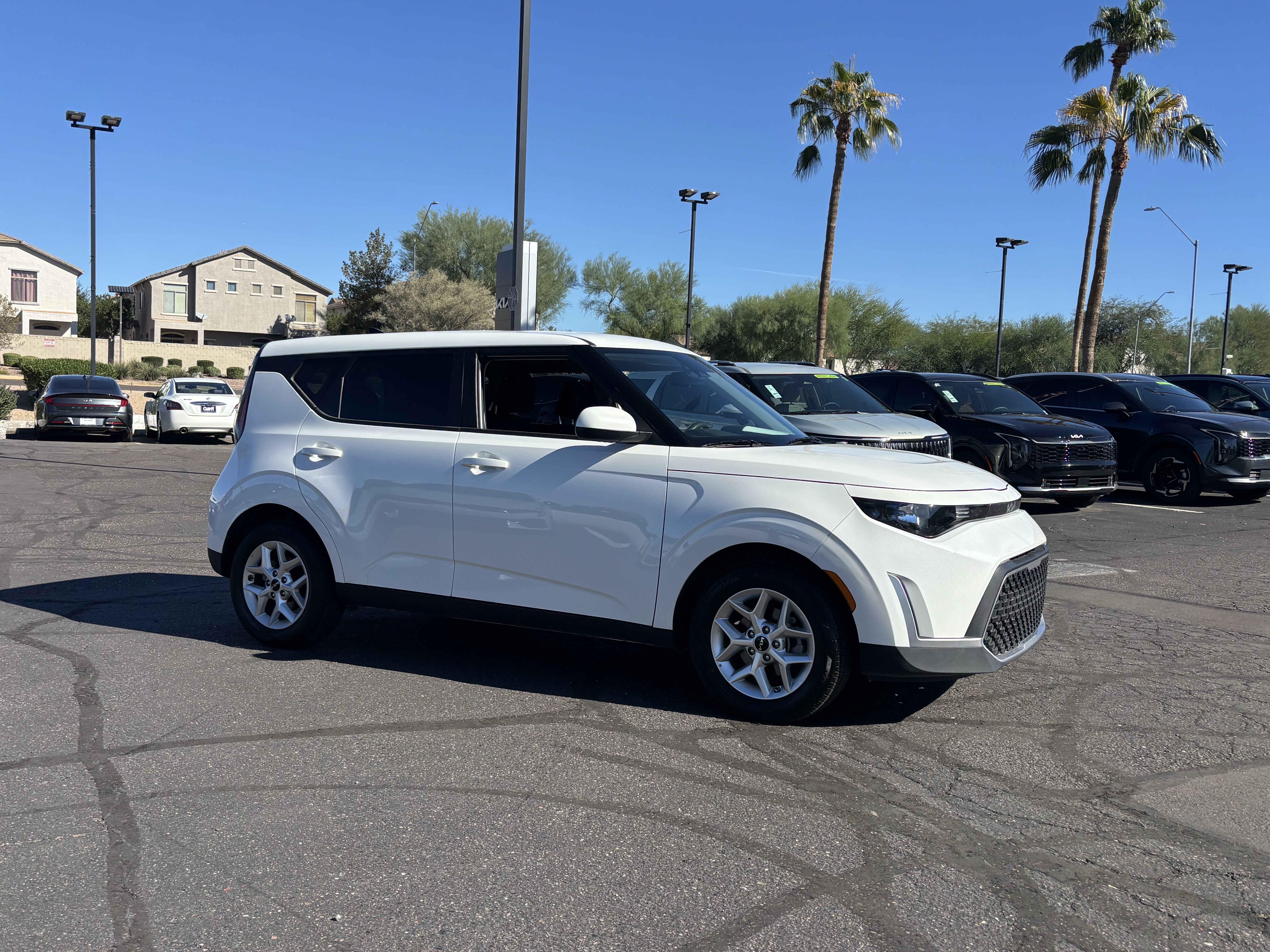 Certified 2025 Kia Soul LX w/ LX Technology Package FWD image 31