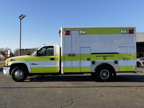Used 2006 GMC Sierra 3500 SLE w/ Heavy-Duty Power Package image 5