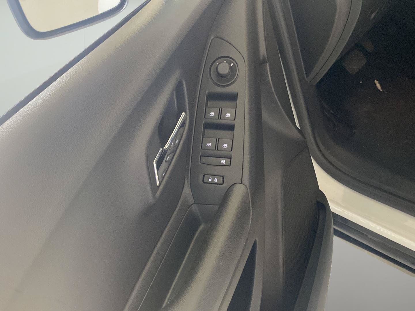 Used 2019 Chevrolet Trax LT AWD/4WD image 12