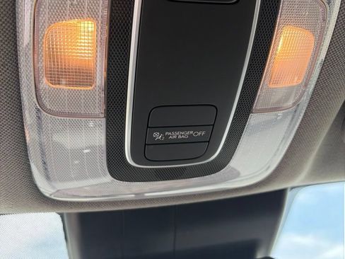 Used 2025 Hyundai Elantra SE FWD image 22