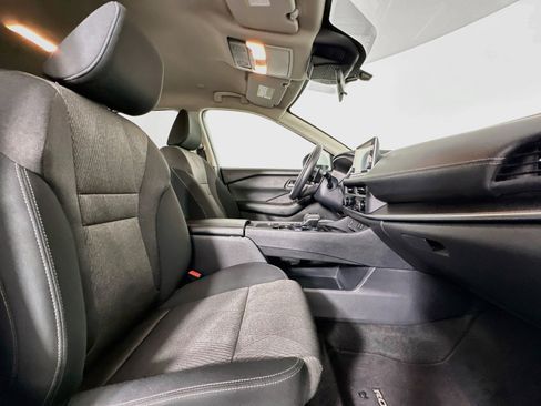 Used 2024 Nissan Rogue SV FWD image 31