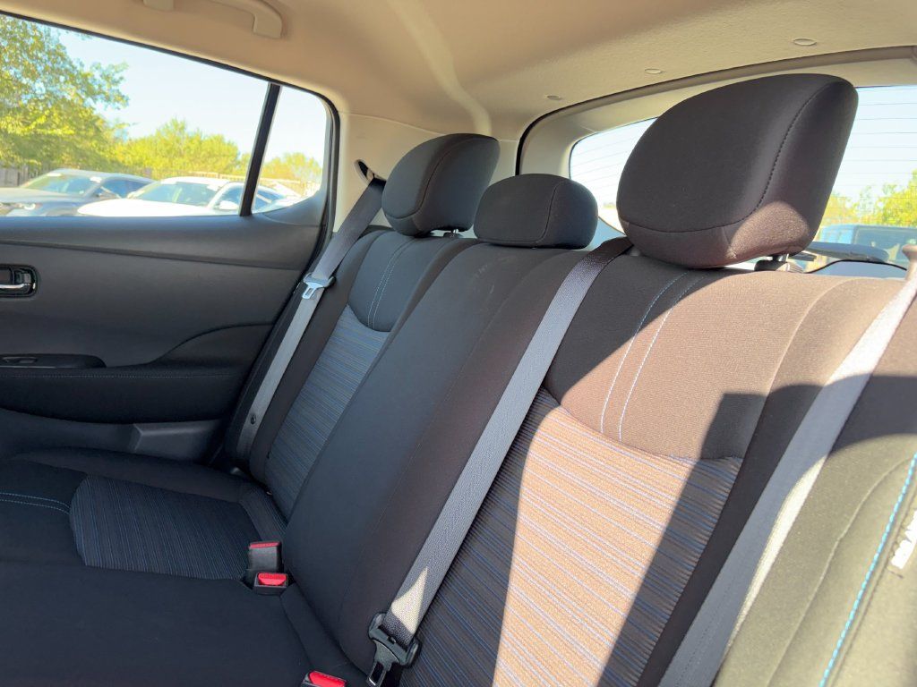 Used 2025 Nissan Leaf S FWD image 27