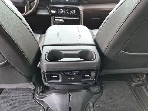 Used 2024 GMC Sierra 1500 AT4 w/ Technology Package AWD/4WD image 35