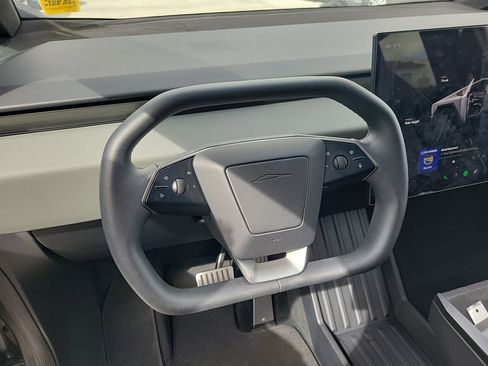 Used 2025 Tesla Cybertruck AWD Crew Cab image 27