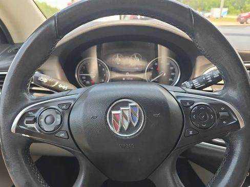 Used 2020 Buick Enclave Essence FWD image 16