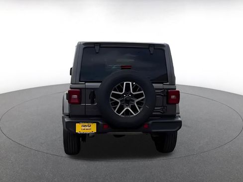Used 2025 Jeep Wrangler Sahara AWD/4WD image 10