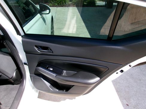 Used 2023 Nissan Altima 2.5 SV image 15