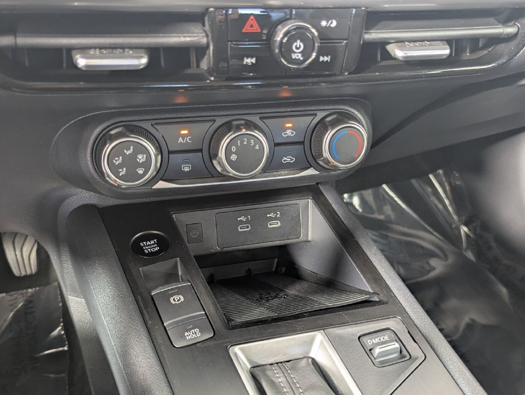 Used 2025 Nissan Kicks SV FWD image 23