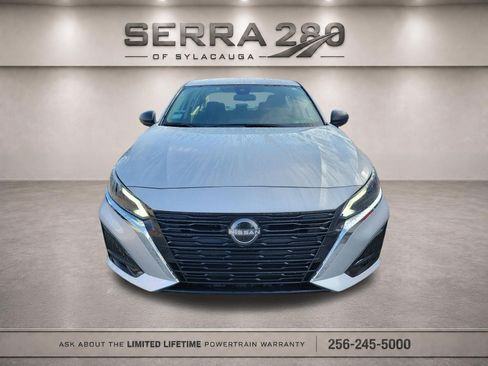 Used 2024 Nissan Altima 2.5 SV FWD image 2